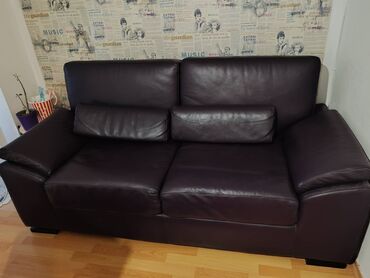 trosed na razvlacenje: Two-seat sofas, Leather, color - Black, Used