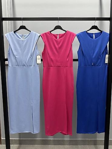miss rosse: Elegantna midi haljina bez rukava sa prorezom
2400din
S M L — 4