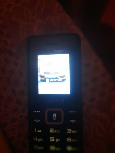 Mitsubishi: Corn C5606 Pro düyməli mobil telefon Xüsusiyyətlər: - Model: Corn