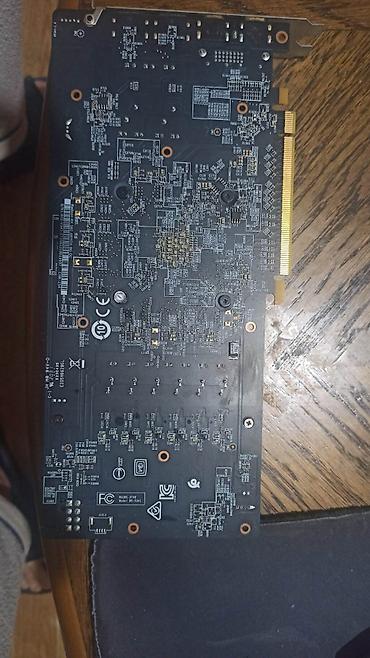 Desktop računari i radne stanice: Gejmerska PC konfiguracija (bez RAM‑a) Komponente: - CPU: Intel Core — 2