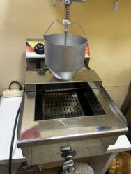 Gözəllik və estetika avadanlığı: Başlıq: Ponçik aparatı – 480 AZN. Tam işlək vəziyyətdə. Ünvan