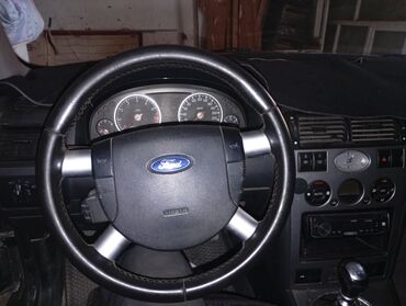 ключи автомобильные: Ford Focus II — интерьер и оснащение - Рулевое колесо с подушкой