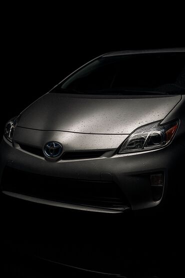 самая дорогая машина в кыргызстане 2023: Toyota Prius: 2013 г., 1.8 л, Вариатор, Гибрид, Хетчбек
