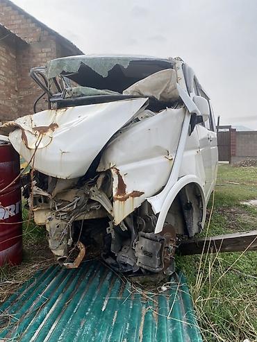 Другие детали кузова: Разбор на запчасти — микроавтобус (белый) Предлагаются комплектующие — 2