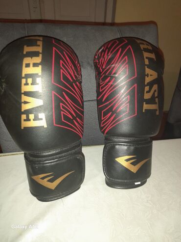 karate əlcəkləri: Everlast boks elceyi sadece 2 gün istifadə olunub