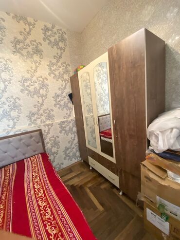 Qaçış trenajorları: İşlənmiş, Açılan, 4 qapılı Düz dolab, Şifonyer