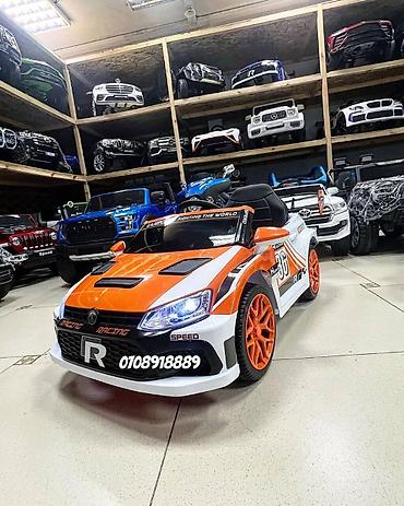 ştok: Stokda İdman Avtomobili Volkswagen Polo K8 mavi və narıncı rənglərdə! — 2