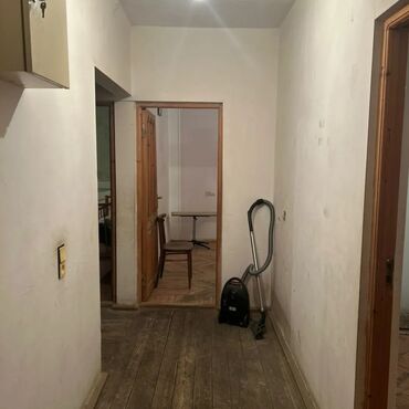 memar ecemi ev: Gəncə, 4 otaqlı, Köhnə tikili, 109 kv. m