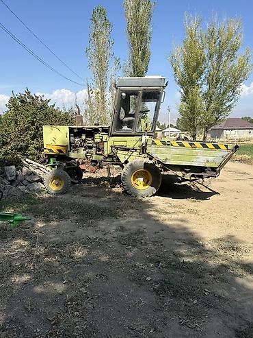 сельхоз агрегат: Продаю е302 в отличном состоянии для своих лет установлен режущий — 3