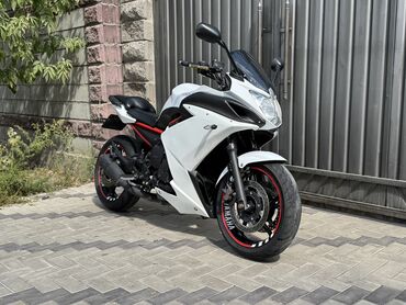 спортивные мотоциклы yamaha: Спортбайк Yamaha, 600 куб. см, Бензин, Чоңдор үчүн, Колдонулган