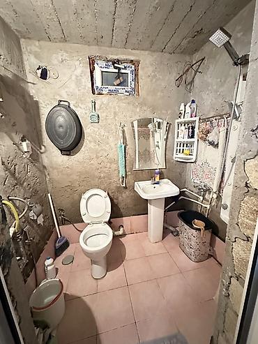 Həyət evləri və villaların satışı: 6 otaqlı, 240 kv. m, Kredit yoxdur, Orta təmir — 8