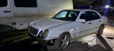 Mercedes-Benz: Mercedes-Benz E-Class: 1996 г., 2.3 л, Механика, Газ, Седан