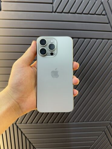 продаю айфон 15 про макс: IPhone 15 Pro Max, Колдонулган, 256 ГБ, Күмүш, 84 %