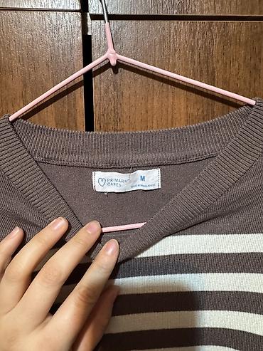air max: Женский трикотажный топ Primark Cares, размер M. Модель с коротким — 3