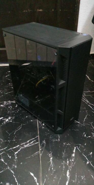 Desktop računari i radne stanice: Svetleci Gejmer racunar novije generacije DDR4-Povoljno-Odlican — 4