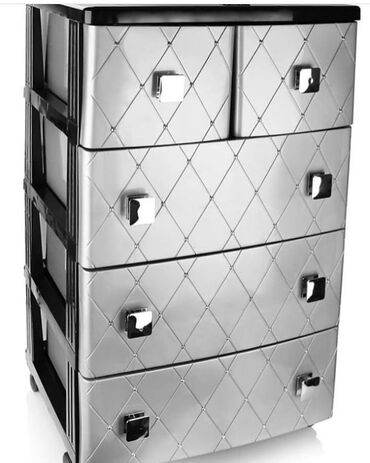 Komodlar: Yeni, Güzgüsüz — 13