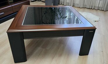 зерно кофе: Журнальный столиктурецкого бренда Istikbal. Размеры: 90×90 высота