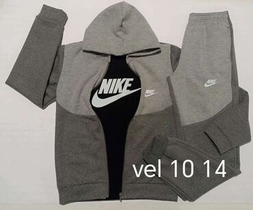 Komplet trenerke: Nike, 122-128, Unisex — 1