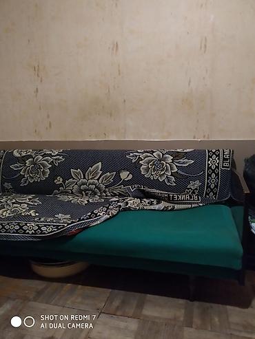 çərçivəli divan: Taxta çərçivəli klassik divan - Material: parlaq laklı taxta — 2
