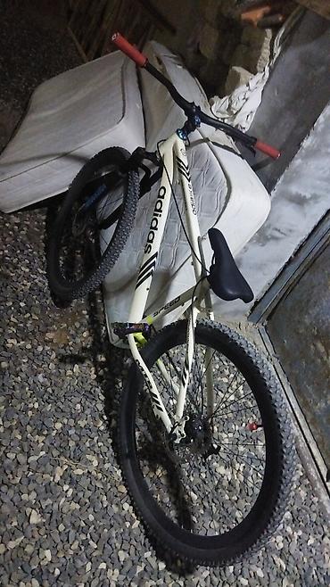 adidas velo: Salam tecili pul lazimdi deye satilir velon usdunde mt200 hasns kased — 3