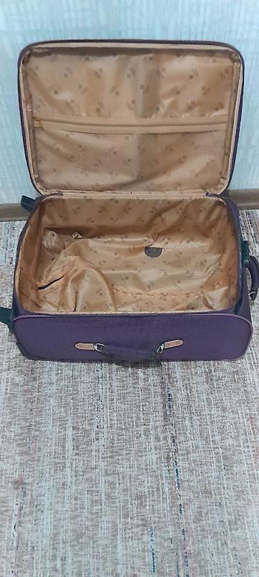 Чемоданы: Чемодан, Б/у, Материал: Полиэстер, Средний (40 - 70 л), На колесах, С внешними карманами, С выдвижной ручкой — 5