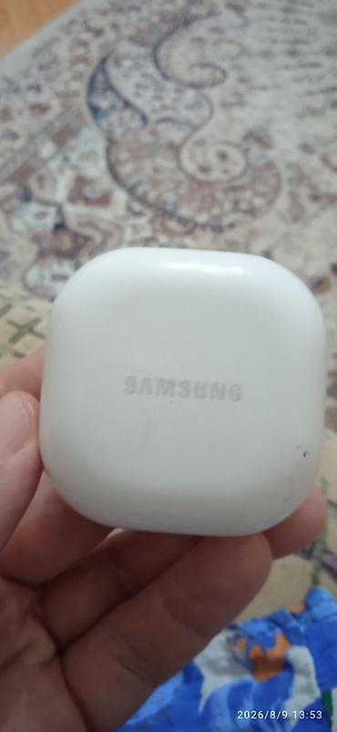 samsung buds2: Samsung Galaxy Buds üçün şarj qutusu (ağ rəng) - Rəsmi Samsung — 1