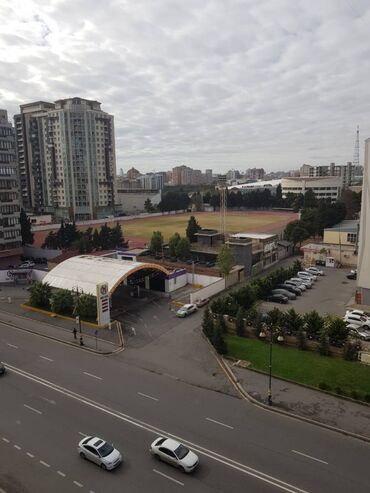 Uzunmüddətli kirayə mənzillər: Nərimanov metrosunun yaxınlığında 9 mertebeli binanın 7-ci — 4