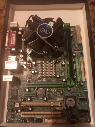куплю материнскую плату бу: Процессор intel celeron
Мат.плата p4m890-m7
Опративка 512мб 2шт.
Кулер