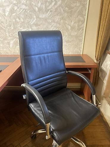 sunu qazon: TƏCİLİ‼️‼️‼️ Ofis kreslosu – yüksək arxalı, təkərli, dərimsi üzlüklə — 3
