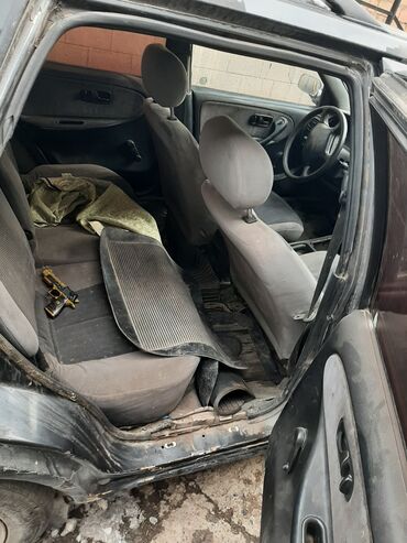 Nissan: Nissan : 1996 г., Механика — 8