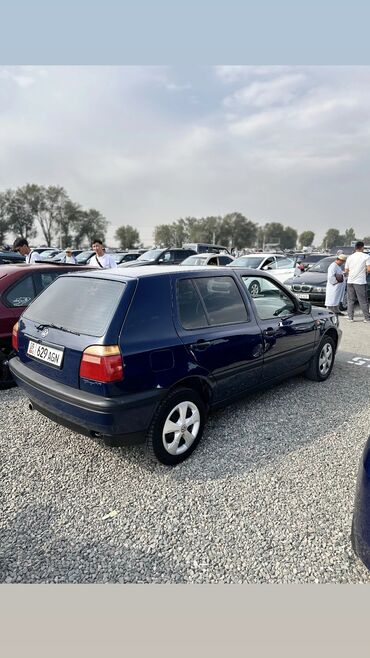 срочная продажа авто по низким ценам: Volkswagen Golf: 1993 г., 1.4 л, Механика, Бензин, Седан