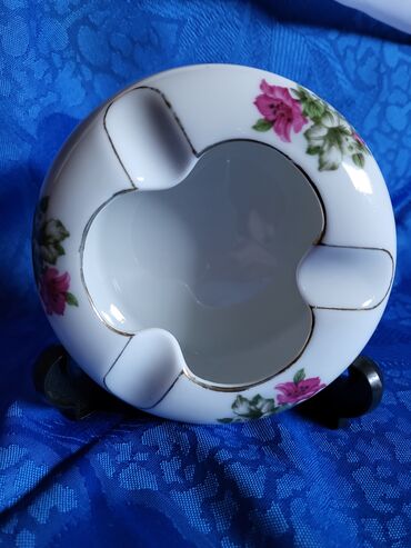 Stare vaze i dekor: Kineska nova porcelanska pepeljara iz 70ih. godina — 3