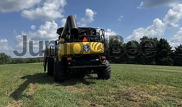 2010: New Holland CR9080 — Комбайн, 2010 г. Б/У | Доставка по всему миру — 2