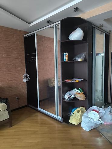şkaflar ucuz: Dehliz mebeli tecili evden cixmalidir.Qiymeti 130 azn.Ünvan — 1