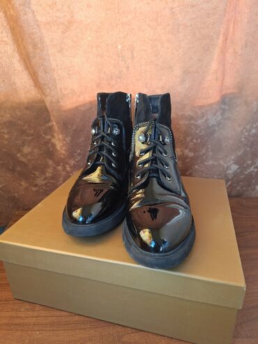 лакосте обувь: Ботинки чёрные лакированные от брэнда MariaMoro (оригинал) на весну