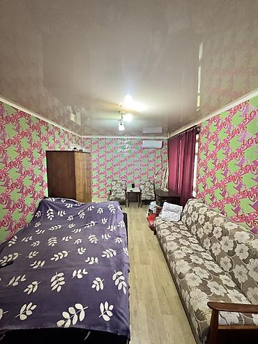 индивидуальный квартира: 1 комната, 33 м², Индивидуалка, 1 этаж, Старый ремонт — 1
