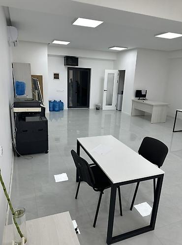 бц лондон: Аренда офисов, 92 м², В бизнес центре, 1 линия, С видом на горы, С оборудованием — 2