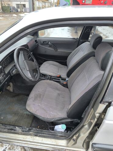 Volkswagen: Volkswagen Passat: 1989 г., 1.8 л, Механика, Бензин, Седан — 13