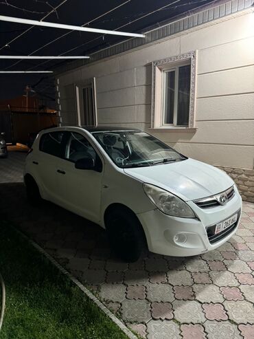 Hyundai: Hyundai i20: 2010 г., 1.2 л, Механика, Бензин, Хэтчбэк