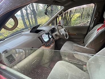 step spada: Nissan Serena: 2005 г., Минивэн — 5