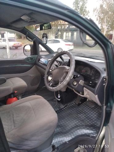 шины на делику: Mitsubishi Space Gear: 1995 г., 3 л, Автомат, Бензин, Минивэн — 9