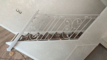 Pilləkən məhəccərləri: Dəmir qapı və məhəccər – bəzəkli sənətkarlıq işi - Material: qalın — 4