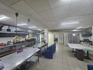 Аренда ресторанов и кафе: Ул. Ахунбаева Сдаётся готовое помещение под бизнес Площадь: 680м2 Два at lalafo.kg — 2 Аренда ресторанов и кафе: Ул. Ахунбаева Сдаётся готовое помещение под бизнес Площадь: 680м2 Два — 2