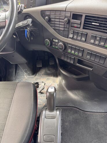 Грузовики: Грузовик, Volvo, 7 т, Б/у — 16