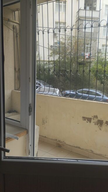 Uzunmüddətli kirayə mənzillər: Kirayə verilir: mebel və məişət texnikası ilə təchiz olunmuş 2 otaqlı — 5