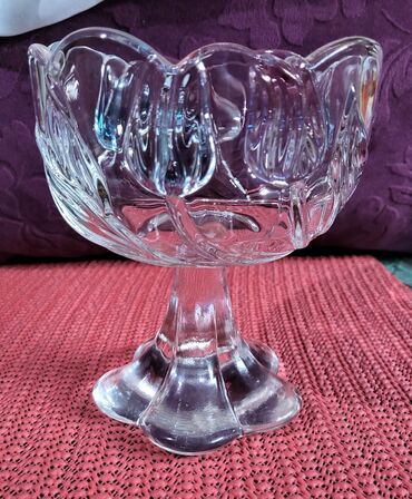 Ostalo posuđe: Bombonijera nova tkz tulipan Walther,Nemacka iz 70ih. Bombonijera na lalafo.rs — 1 Ostalo posuđe: Bombonijera nova tkz tulipan Walther,Nemacka iz 70ih. Bombonijera — 1