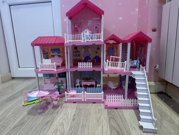 Digər uşaq mebeli: Böyük kukla evi dəsti - 3 mərtəbəli, bir neçə balkon və terraslı — 11