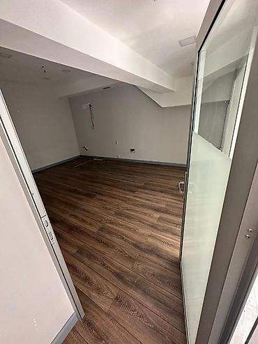 55 yas is ilanlari: İcarəyə verilir obyekt 135 m², Elmlər Akademiyası m. 2 500 AZN/ay 135 — 3