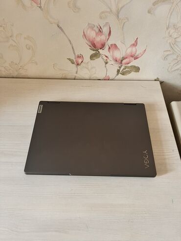 microsoft surface: Lenovo Yoga, 14 ", Intel Core i5, 256 GB