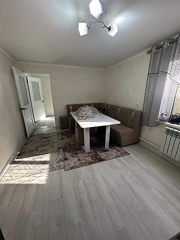 Продажа коттеджей и домов: Маевкадан 4 болмолуу үй сатылат, абалы жакшы сүрөттөгүдөй, удобства — 4